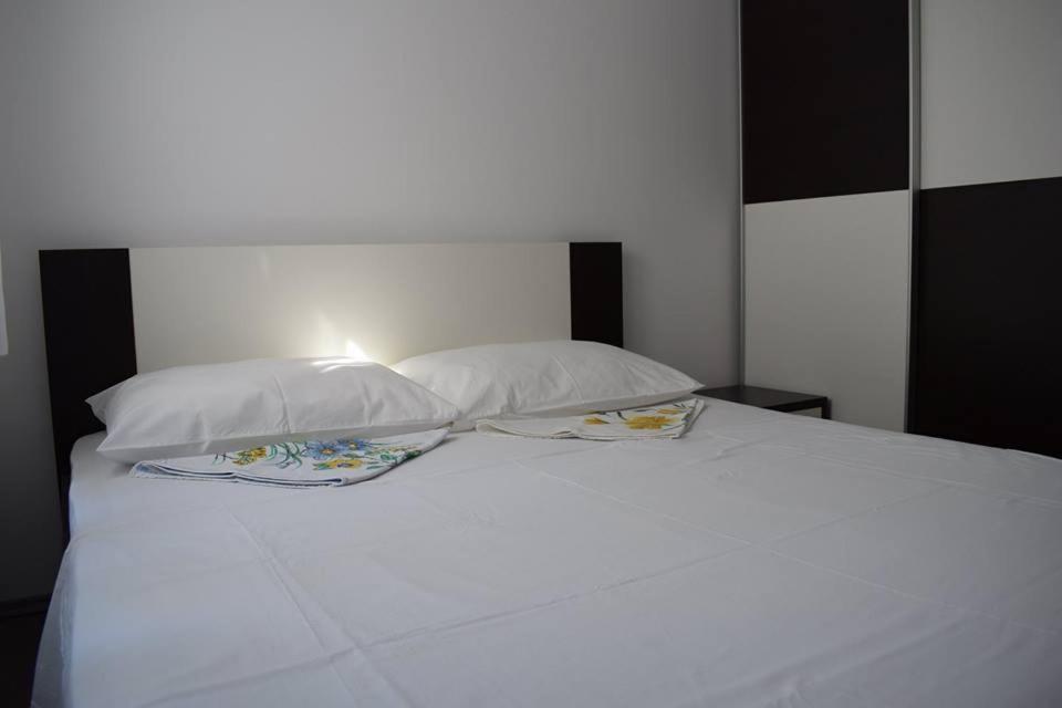 Apartmani Celjak Pag Town Extérieur photo