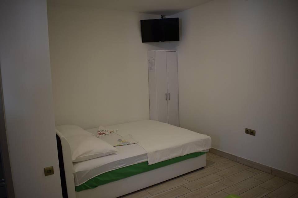 Apartmani Celjak Pag Town Extérieur photo