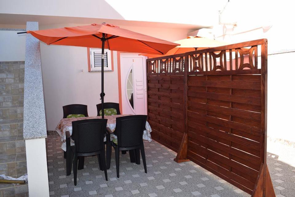 Apartmani Celjak Pag Town Extérieur photo
