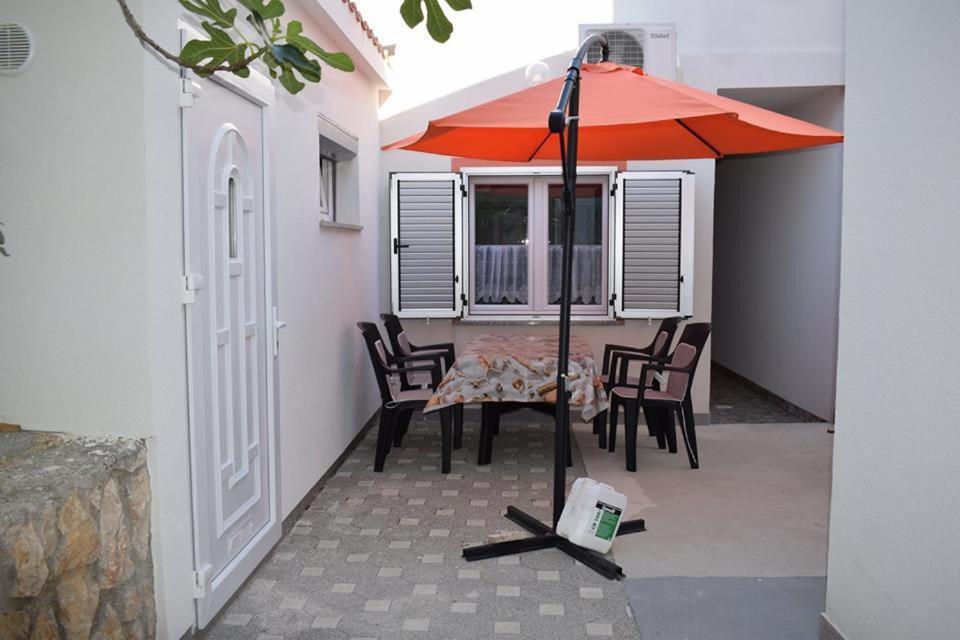 Apartmani Celjak Pag Town Extérieur photo