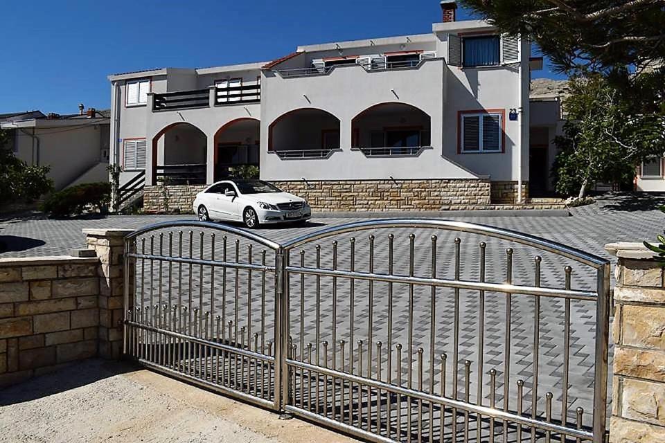 Apartmani Celjak Pag Town Extérieur photo